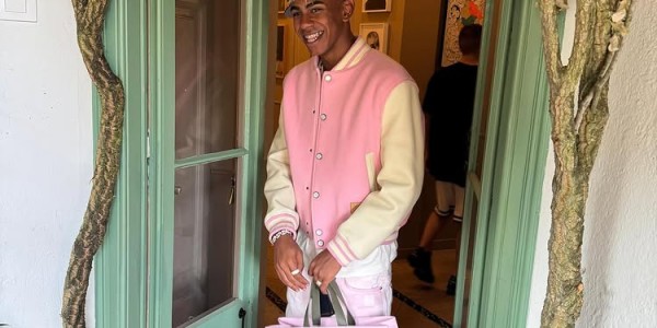 必发指数-一段难忘的旅程！亚马尔社媒晒中国行图：做你想做的梦