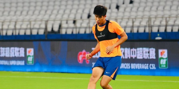 直击泰山队22人训练，主力缺席已成定局，韩鹏相信球员的能力