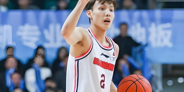 必发指数-温馨！杜锋亲自给19岁小将开小灶，希望他给徐杰分担压力